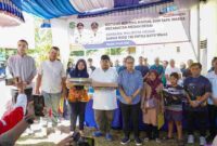 Wali Kota Medan, Rico Tri Putra Bayu Waas, dalam kegiatan Gotong Royong dan Sapa Warga, Sabtu (19/7/2025), di persimpangan Jalan Srikandi - Tuba 2.