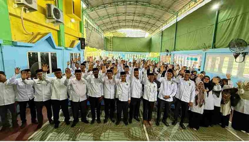 Kegiatan dengan tema “Menguatkan Tata Laksana, Budaya Kerja dan Integritas ASN PPPK Kementerian Agama” ini berlangsung selama empat hari, terbagi dalam empat sesi pada 25–28 Agustus 2025, bertempat di Aula Open Room Kemenag Aceh Timur, Senin 25 Agustus 2025.