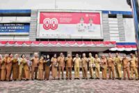 Sekretaris Daerah Provinsi (Sekdaprov) Sumatera Utara (Sumut) Togap Simangunsong disambut Kepala Dinas Komunikasi dan Informatika (Kominfo) Sumut Erwin Hotmansah Harahap dan jajarannya, saat melakukan kunjungan kerja di  Kantor Dinas Kominfo Sumut, Jalan HM Said Nomor 27 Medan, Senin (25/8/2025).