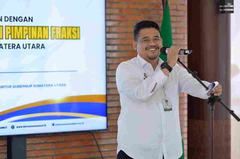 Gubernur Sumatera Utara (Sumut) Bobby Nasution bersilaturahmi dan berdiskusi dengan Ketua dan Wakil Ketua DPRD Provinsi Sumut beserta dengan seluruh Ketua Fraksi DPRD Provinsi Sumut di Anjungan Lantai 9 Kantor Gubernur Sumut Jalan Diponegoro, Kota Medan, Rabu (6/8).