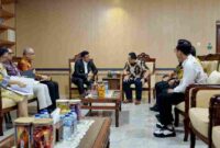 Gubernur Sumatera Utara (Sumut) Bobby Nasution menerima audiensi Direksi PT Danareksa (Persero) di Ruang Kerja Lantai 10 Kantor Gubernur Sumut Jalan Diponegoro Kota Medan, Jumat (8/8).