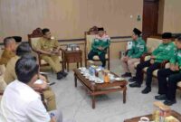 Gubernur Sumatera Utara (Sumut) Bobby Nasution menerima Ketua Pemuda Al-Washliyah Pusat Aminullah Siagian dan Pengurus Al-Washliyah Sumut di Ruang Kerja Lantai 10 Kantor Gubernur Sumut Jalan Diponegoro Kota Medan, Selasa (05/08).