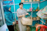 Ketua TP PKK Sumut Kahiyang Ayu melakukan kunjungan kerja dalam rangka monitoring pelaksanaan program PAAR di Desa Bahal, Kecamatan Portibi, Kabupaten Padanglawas Utara, Rabu (20/8/2025).