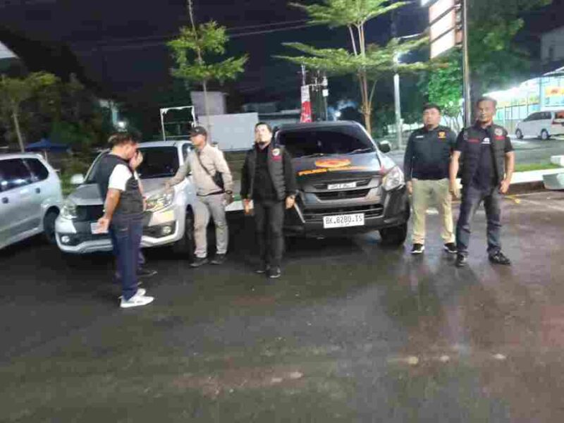  Tim Laser Jatanras Anti Bandit Satuan Reserse Kriminal Polres Simalungun saat melaksanakan Patroli Malam minggu. 