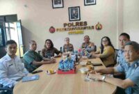  Kapolres Simalungun AKBP Marganda Aritonang, S.H., S.I.K., M.M., mengikuti kegiatan Penyuluhan Rancangan Undang-Undang tentang Hukum Acara Pidana Masa Persidangan-I Tahun 2025-2036. Kegiatan ini dilaksanakan dalam rangka Kunjungan Kerja Ketua Komisi III DPR RI beserta rombongan di Provinsi Sumatera Utara.