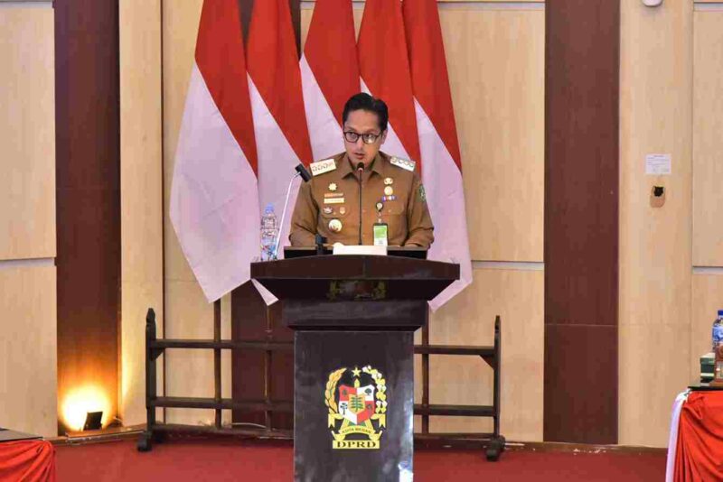Wali Kota Medan Rico Tri Putra Bayu Waas menghadiri Sidang Paripurna DPRD Kota Medan dengan agenda Laporan Pelaksanaan Reses III Masa Persidangan III Tahun 2024–2025 Anggota DPRD Medan dari Dapil 1 sampai 5, di gedung DPRD Medan, Senin (25/8/2025).