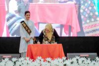 Bunda PAUD Sumatera Utara (Sumut) Kahiyang Ayu melantik Maya Hasmita sebagai Bunda PAUD Kabupaten Labuhanbatu untuk periode 2025–2030 di Ballroom Seroja, Suzuya City Mall, Rantauprapat, Rabu (27/8/2025). 