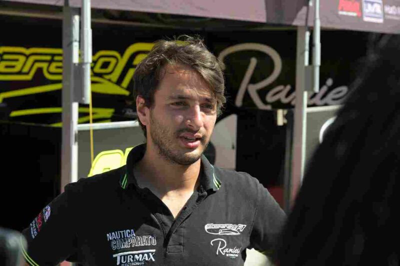 Salah satu pembalap F1 Powerboat mengikuti sprin race 1 dan race 2 pada ajang balapan F1 Powerboat di Balige, Danau Toba, Sabtu (23/08/2025). 