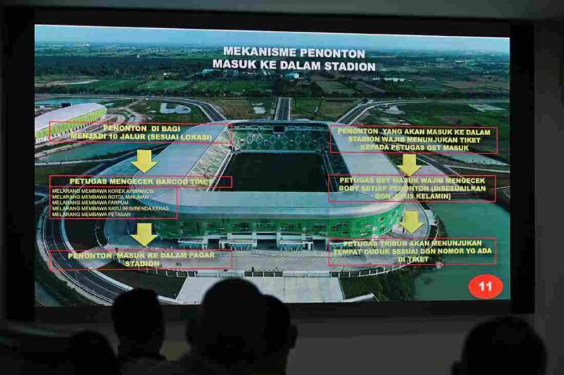 Persiapan Stadion Utama Sumatera Utara. 
