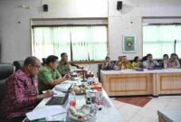 Sekretaris Daerah Provinsi Sumatera Utara (Sumut) Togap Simangunsong melakukan kunjungan dan silaturahmi dengan Pejabat dan Jajaran Staf ASN ke Kantor Dinas Kesehatan Provinsi Sumut di Jalan Prof  HM Yamin Medan, Kamis(31/7/2025).