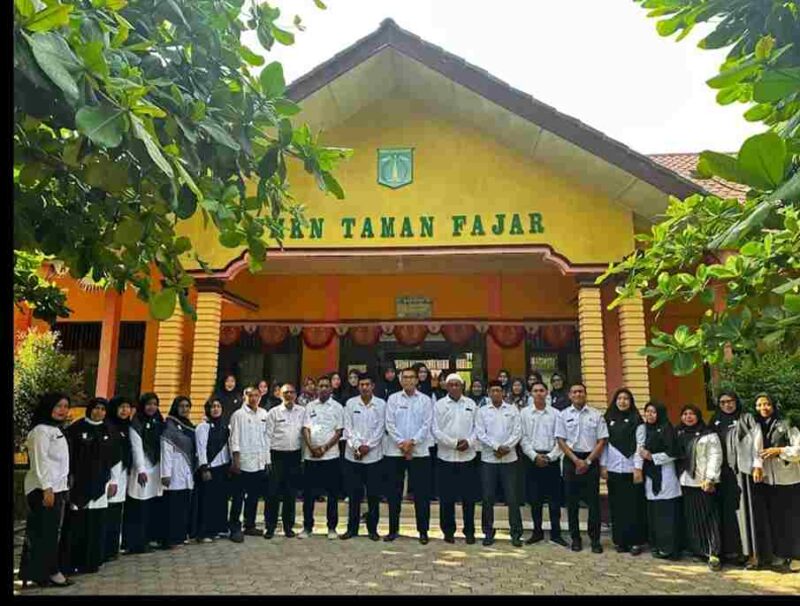 Para guru di SMK Taman Fajar. 