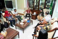 Sekretaris Daerah Provinsi Sumut, Togap Simangunsong menerima audiensi Kepala BKN Regional VI Medan di Ruang Kerja Sekdaprov Sumut, lantai 9 Kantor Gubernur Sumut, Jalan Diponegoro No. 30, Medan, Jum'at (8/8/2025).