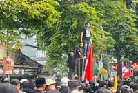 Mahasiswa dan Warga Demo Polres Kepanjen di Malang, Sabtu, (30/8)