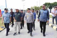 Komisi Kepolisian Nasional (Kompolnas) RI melakukan kunjungan kerja ke Kabupaten Toba pada Jumat (22/8/2025) untuk memantau langsung kesiapan pengamanan ajang internasional F1H2O Powerboat 2025. Kunjungan ini dipimpin Ketua Tim Dr. Yusuf, S.Ag., M.H. bersama sejumlah pejabat Kompolnas RI.