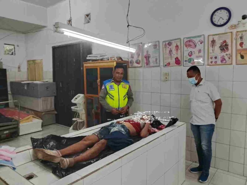 Seorang Wanita yang belum diketahui Identitasnya menjadi korban tabrak lari. 