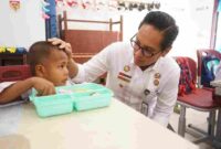 Wali Kota Medan, Rico Tri Putra Bayu Waas, mengunjungi SD Negeri 060831 di Jalan Sei Batang Hari, Kelurahan Babura Sunggal, Kecamatan Medan Sunggal, Selasa (26/8/2025).