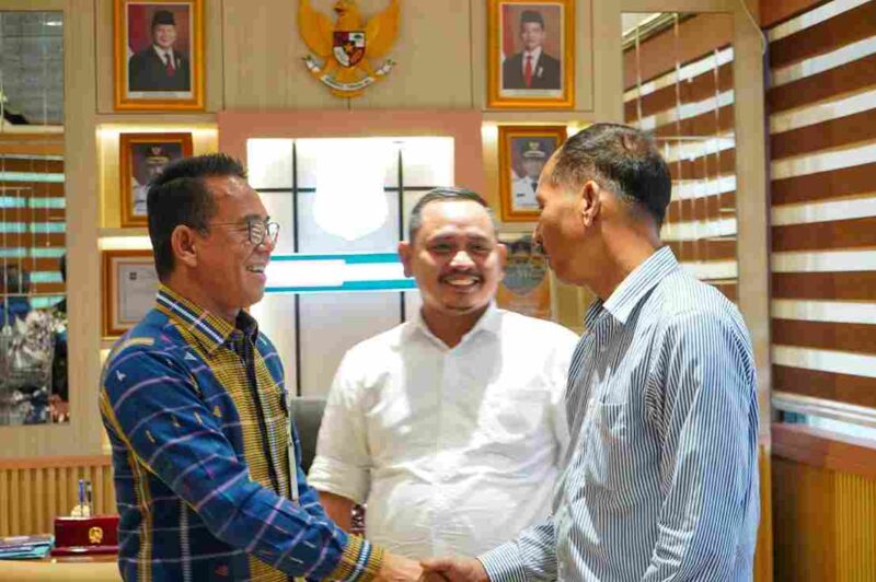 Wakil Wali Kota Medan, H. Zakiyuddin Harahap menerima audiensi Pemuda Tabagsel di ruang kerjanya, Jumat (22/8),