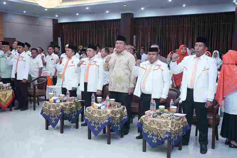 Musyawarah Daerah (Musda) VI Partai Keadilan Sejahtera (PKS) Kabupaten Asahan resmi menetapkan Sofyan Samosir, S.Ag sebagai Ketua DPD PKS Kabupaten Asahan masa bakti 2025–2030. Kegiatan yang digelar di Aula Hotel Sabty Garden Kisaran ini diikuti sekitar 200 peserta dari unsur DPC dan kader PKS se-Kabupaten Asahan, serta turut dihadiri Bupati Asahan, Taufik Zainal Abidin, S.Sos., M.Si, OPD, Ketua Partai Politik, dan tamu undangan lainnya.