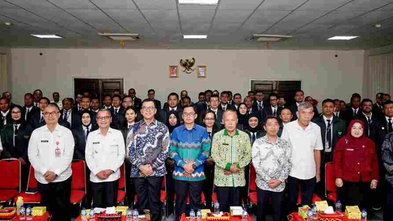Kepala Badan Pengembangan Sumber Daya Manusia (BPSDM) Sumatera Utara (Sumut) Agustinus Panjaitan menghadiri kegiatan Studi Lapangan (Stula) Peserta Pelatihan Kepemimpinan Administrator (PKA) dan Pelatihan Kepemimpinan Pengawas (PKP) yang dilaksanakan di Kabupaten Nias dan Kota Pematangsiantar pada 16 - 18 September 2025. 
