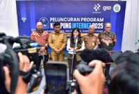 Wakil Gubernur (Wagub) Sumatera Utara (Sumut), Surya mendampingi Menteri Komunikasi dan Digital (Komdigi) Republik Imndonesia, Meutya Hafid meluncurkan Program Kampung Internet 2025 di Desa Kramat Gajah, Kecamatan Galang, Kabupaten Deliserdang, Senin (29/9/2025).