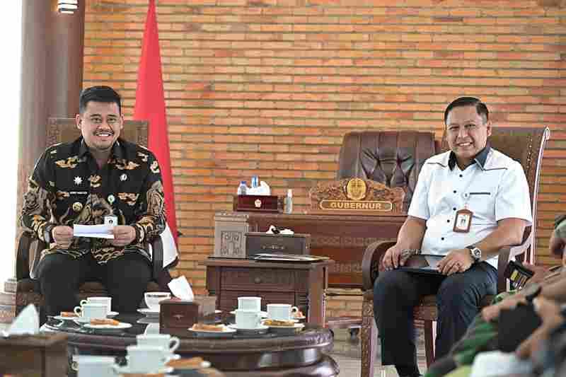 Gubernur Sumut Muhammad Bobby Afif Nasution didampingi sejumlah pimpinan OPD Pemprov Sumut mengikuti kegiatan Asistensi, Monitoring dan Evaluasi Pasca Aksi Unjuk Rasa di Beberapa Daerah, yang diselenggarakan di Anjungan Lantai 9, Kantor Gubernur Sumut, Jalan Pangeran Diponegoro Nomor 30 Medan, Jumat (12/9/2025).