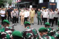 Gubernur Sumut, Bobby Nasution bersama Forkopimda Sumut saat diwawancarai para wartawan di Kantor DPRD Sumut, Jalan Imam Bonjol, Medan (1/9/2025).
