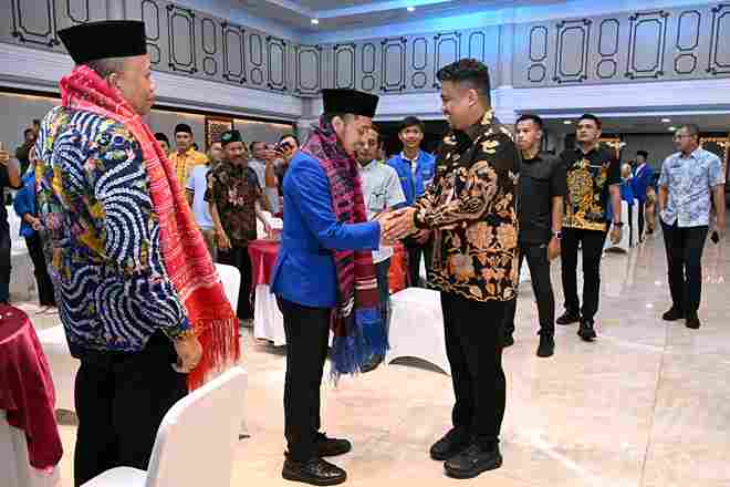 Gubernur Sumut Bobby Nasution menghadiri Pelantikan Pengurus Koordinator Cabang Pergerakan Mahasiswa Islam Indonesia (PMII) Sumut Masa Khidmat 2025-2027 di Aula Raja Inal Siregar, lantai 2 Kantor Gubernur Sumut, Jalan Diponegoro No. 30, Medan, Jum'at (12/9/2025). 