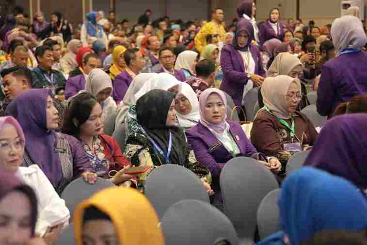 Ketua TP PKK Kabupaten Asahan yang juga Ketua Pembina Posyandu Kabupaten Asahan, Ny. Yusnila Indriati Taufik, menghadiri Rapat Koordinasi Nasional (Rakornas) Posyandu Tahun 2025 di Krakatau Ballroom, Mercure Convention Center Ancol.