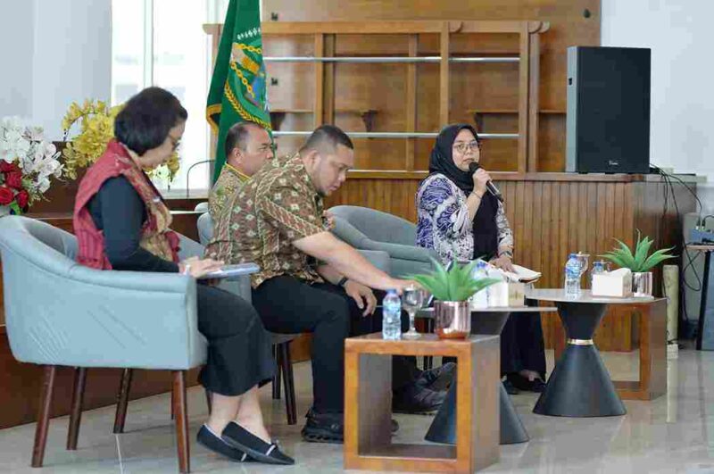 Pemerintah Provinsi Sumatera Utara (Sumut) melalui Badan Pendapatan Daerah Sumut dan Badan Keuangan dan Aset Daerah Provinsi Sumut melakukan Konferensi Pers terkait Optimalisasi Pendapatan Asli Daerah untuk menunjang pembangunan di Lobby Dekranasda Lantai 1 Kantor Gubernur Sumut Jalan Diponengoro Kota Medan, Kamis (25/9).