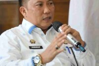 Kadis Kominfo Sumut Erwin Hotmansah Harahap, bersama Kepala BPSDM Agustinus, Kadis Perpustakaan Desni Maharani Saragih, perwakilan Dinas Pendidikan Sumut, serta perwakilan Dinas Sosial saat melakukan konferensi pers di ruang Dekranasda lantai 1 Kantor Gubernur Sumut, Jalan Diponegoro Sumut, Jumat (19/9/2025). 