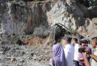 Wakil Bupati Asahan, Rianto, S.H., M.A.P., turun langsung meninjau lokasi kejadian dan menemui keluarga korban.