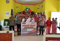  Polsek Bosar Maligas melaksanakan Program Minggu Kasih di Gereja HKBP Afd 5 Gunung Bayu, Nagori Boluk, Kecamatan Bosar Maligas, Kabupaten Simalungun. Kegiatan yang berlangsung pada Minggu (7/9/2025) mulai pukul 10.30 WIB hingga selesai.