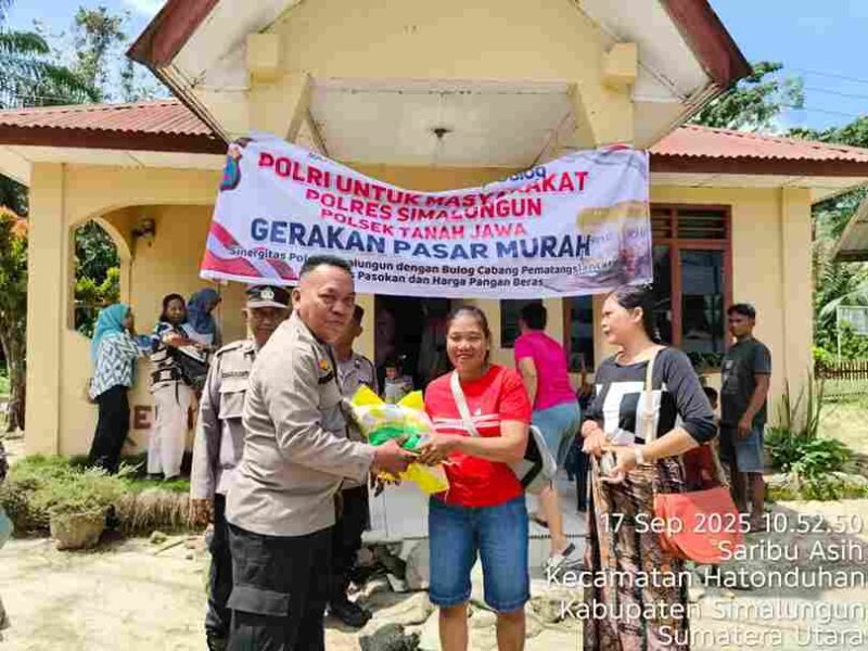 Polsek Tanah Jawa berhasil menyalurkan 11 ton beras stabilisasi pasokan dan harga pangan (SPHP) kepada masyarakat Nagori Buntu Turunan, Kecamatan Hatonduhan, Kabupaten Simalungun, pada Rabu (17/9/2025).
