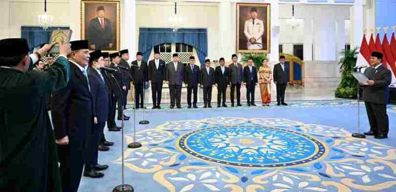 Presiden Prabowo Subianto melantik dua jabatan menteri dan tiga wakil menteri Kabinet Merah Putih sisa masa jabatan 2024-2029 di Istana Negara, Jakarta, pada Rabu, 17 September 2025. Foto: BPMI Setpres
