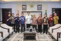 Wali Kota Medan Rico Tri Putra Bayu Waas menerima audiensi Dewan Komisaris dan jajaran Direksi PT Kawasan Industri Medan (KIM) di Balai Kota, Selasa (23/9/25). 