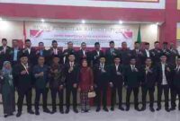 Foto bersama usai menggelar rapat paripurna dalam rangka peresmian dan pengucapan sumpah/janji Pengganti Antar Waktu (PAW) anggota DPRK Aceh Timur sisa masa jabatan 2024–2029.