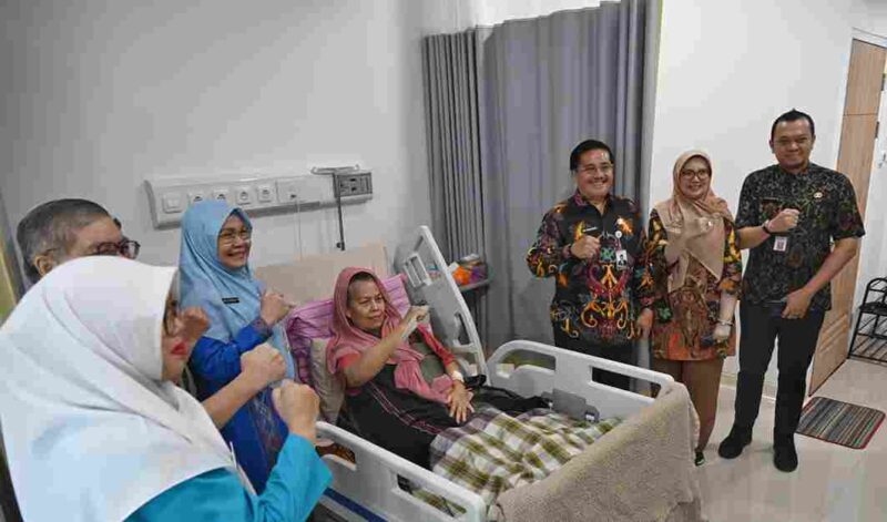 Sekretaris Daerah Provinsi Sumatera Utara (Sumut) Togap Simangunsong melakukan kunjungan kerja dan silaturahmi dengan pejabat dan jajaran staf ASN Rumah Sakit Haji Medan di Jalan RS Haji Nomor 47, Percut Seituan, Deliserdang, Jumat (19/9/2025).