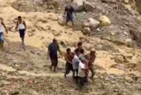 Korban saat di Evakuasi, Jumat (5/9)