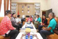 Wali Kota Pematangsiantar Wesly Silalahi SH MKn menerima audiensi dari Panitia Pelaksana Kegiatan dan pengurus Vihara Sakyamula saat beraudiensi dengan Wesly, di Kantor Wali Kota, Jalan Merdeka, Kamis (11/09/2025) pagi. 