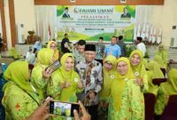 Wakil Gubernur Sumatera Utara (Sumut)H. Surya bersama Wakil Menteri Agama RI H. Romo Syafe'i menghadiri acara Pelantikan Forum Silaturahmi Ummi Muslimah Indonesia (FAHMI UMMI) Provinsi Sumatera Utara dan Kabupaten/Kota Se-Sumut di Gedung Asrama Haji Medan, Pangkalan Mashur, Medan Johor, Kamis (04/09/2025). 