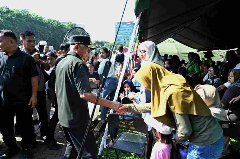 Wakil Gubernur Sumatera Utara (Sumut) Surya menghadiri acara Bakti Teritorial Prima  dalam rangka menyambut HUT ke-80 TNI Tahun 2025 di Lapangan Benteng Jalan Pengadilan Medan, Minggu (21/9/2025).