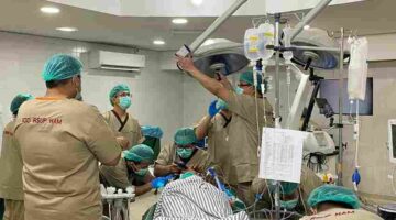 Rumah Sakit (RS) Adam Malik Medan mencatat sejarah baru dengan berhasil melakukan cerebral bypass surgery atau operasi bypass otak pertama di Sumatera Utara pada Sabtu, 27 September 2025.