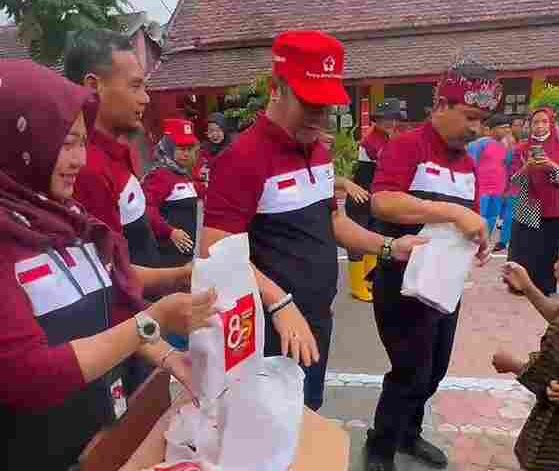 PMI Kabupaten Malang memperingati HUT ke-80 dengan aksi sosial, pembagian makanan bergizi, donor darah, hingga pembangunan Gedung Unit Diklat. Kamis, (18/9/2025)