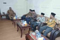 Bupati Asahan Taufik Zainal Abidin S.Sos., M.Si. menerima audiensi PD Muhammadiyah Asahan. Pertemuan berlangsung di Ruang Kerja Rumah Dinas Bupati Asahan. Senin, (8/9/2025).