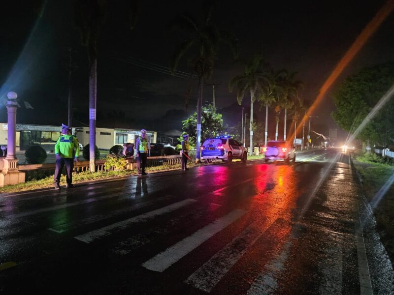 Satlantas Polres Simalungun melaksanakan Blue Light Patrol (BLP) pada malam hari Minggu, 7 September 2025. Kegiatan dimulai pukul 21.00 WIB dan berlangsung hingga selesai, 