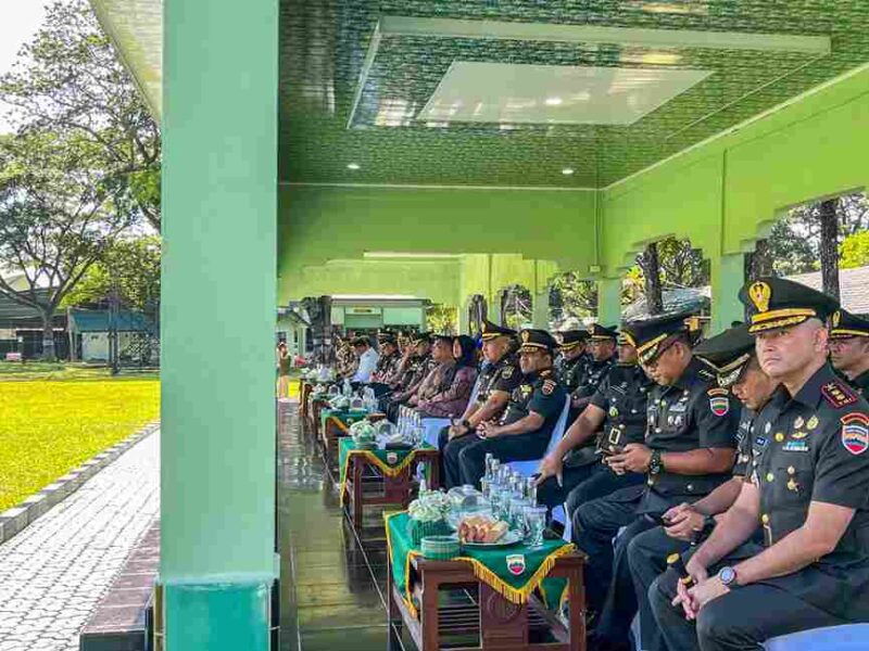  Pelantikan Pendidikan Pertama Bintara (Dikmaba) TNI AD 595 prajurit, di Lapangan Jenderal Sudirman Rindam I/Bukit Barisan (BB) Pematangsiantar. Pelantikan dipimpin Pangdam I/BB Mayjen TNI Rio Ferdianto, Sabtu (06/09/2025)