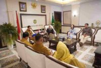  Rico Waas saat menerima kunjungan perwakilan United Nations High Commissioner for Refugees (UNHCR) dan International Organization for Migration (IOM) di Balai Kota Medan, Senin (15/9/2025). 
