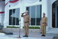 Wakil Bupati Asahan, Rianto, SH, MAP, memimpin apel gabungan bulan September 2025 di Halaman Kantor Bupati Asahan, Senin (1/9/2025).