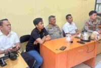 Sie Humas bersama personel TIK Polres Simalungun mengikuti kegiatan Sosialisasi Email Polri melalui platform Zoom meeting yang diselenggarakan pada Senin (15/9/2025) di ruangan Sie Humas Polres Simalungun, Jalan Jhon Horailam Saragih Pamatang Raya, Kecamatan Raya, Kabupaten Simalungun.