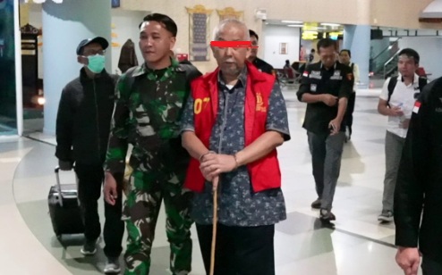 Kejati Sumsel memindahkan satu tersangka PB kasus LRT. Selasa, (9/9/2025)